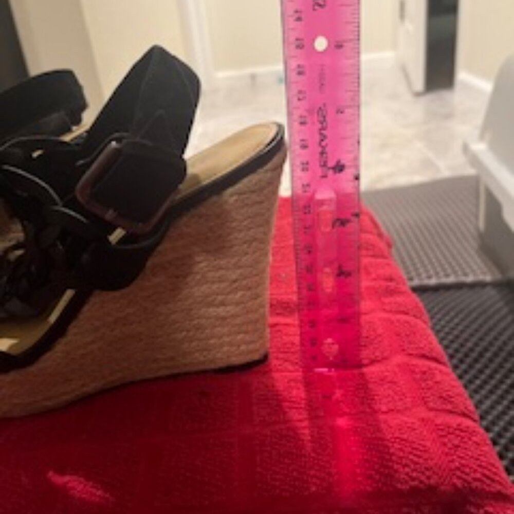 Sandals - Picture 7 of 9